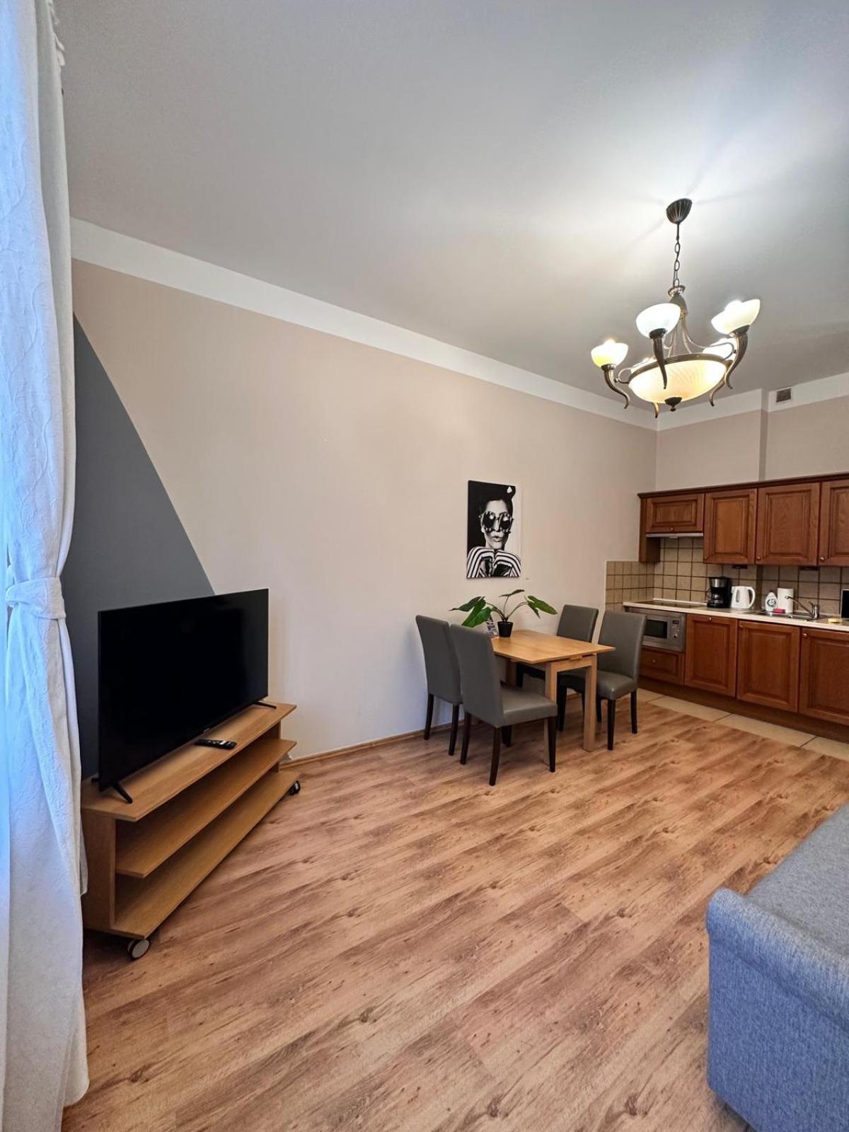 Mikolajska Apartments With Lift Красков Екстериор снимка