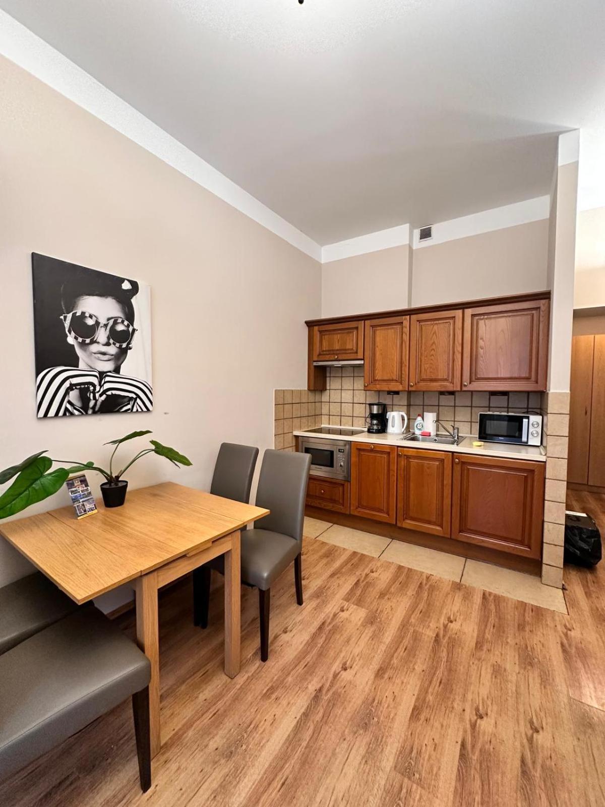 Mikolajska Apartments With Lift Красков Екстериор снимка